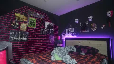 Snapshot of horror_circus chatting on February 7, 1:20 am Messalina Horror online show from February 7, 1:20 am