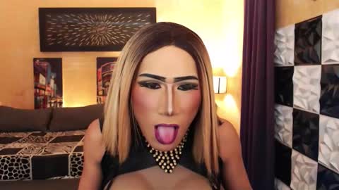 Snapshot of horsecockjessica chatting on October 19, 8:15 am horsecockjessica online show from October 19, 8:15 am