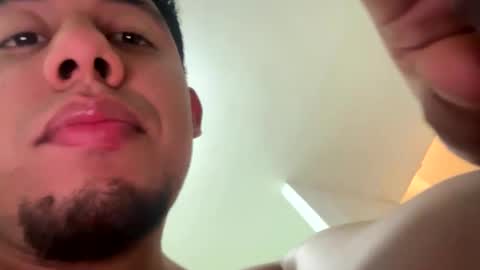 hot2512 online show from February 24, 3:33 am