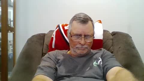Snapshot of hot4tightholes chatting on March 8, 8:12 pm hot4tightholes online show from March 8, 8:12 pm