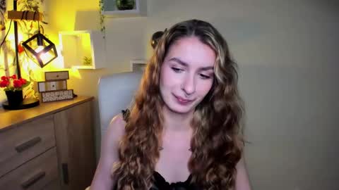 NINA online show from December 1, 6:40 am