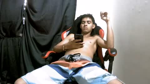 Snapshot of hot__mechanic chatting on July 14, 1:50 pm hot__mechanic online show from July 14, 1:50 pm