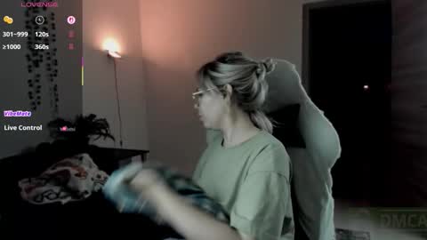   online show from October 10, 9:36 pm