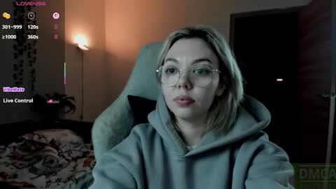   online show from October 13, 9:15 pm