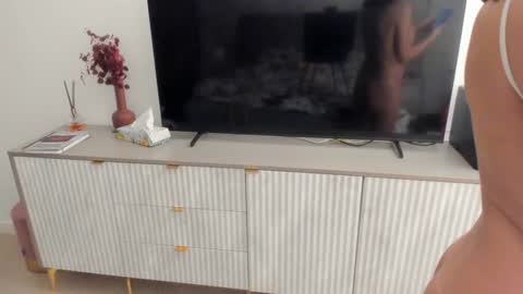Snapshot of hot_babes_live chatting on March 5, 8:00 pm AnaVicky online show from March 5, 8:00 pm