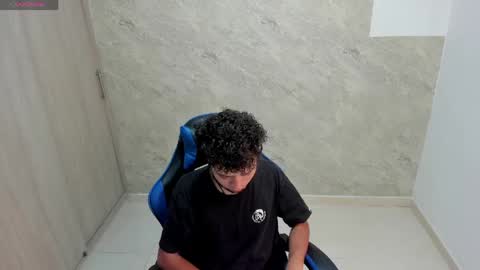 hot bad boy69 online show from March 18, 7:39 pm