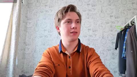 Snapshot of hot_boy_oscar chatting on September 12, 11:10 am Oscar  online show from September 12, 11:10 am