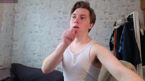 Snapshot of hot_boy_oscar chatting on September 16, 11:11 am Oscar  online show from September 16, 11:11 am