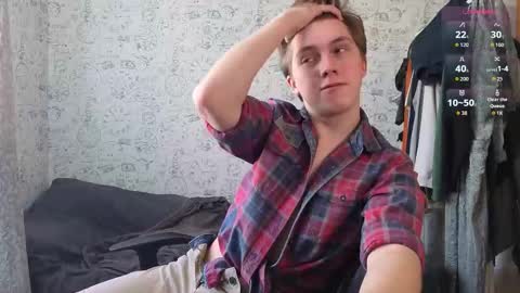 Snapshot of hot_boy_oscar chatting on September 27, 11:15 am Oscar  online show from September 27, 11:15 am