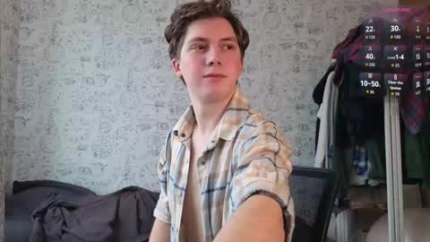 Snapshot of hot_boy_oscar chatting on October 5, 11:08 am Oscar  online show from October 5, 11:08 am