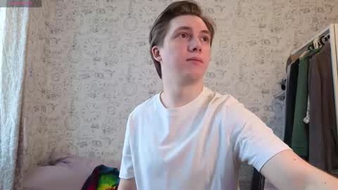 Snapshot of hot_boy_oscar chatting on October 12, 11:09 am Oscar  online show from October 12, 11:09 am