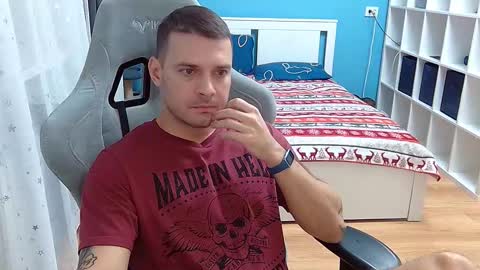 hot_cap_77 online show from December 18, 5:41 pm