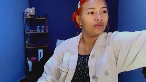Snapshot of hot_chocolate_4u chatting on February 18, 11:44 am hot chocolate 4u online show from February 18, 11:44 am