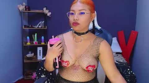 Snapshot of hot_chocolate_4u chatting on March 1, 6:32 pm hot chocolate 4u online show from March 1, 6:32 pm