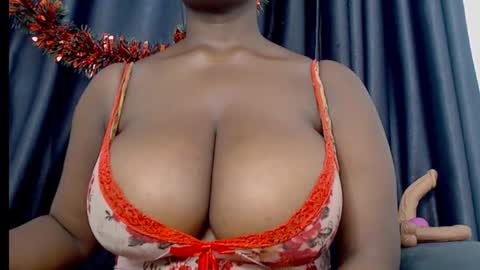 Snapshot of hot_ebonyxxx chatting on October 15, 9:42 am Vivian online show from October 15, 9:42 am