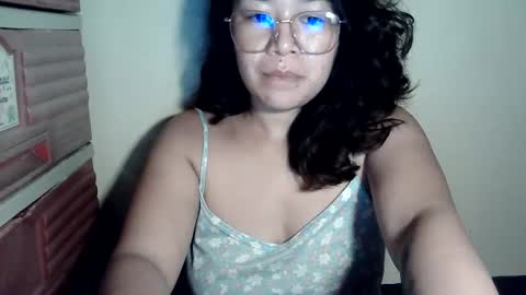 hot_emma1112 online show from June 19, 2:54 pm