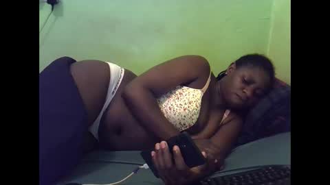 Snapshot of hot_girlly chatting on November 13, 2:10 am hot_girlly online show from November 13, 2:10 am