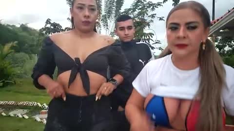 Snapshot of hot_kittens_xxx chatting on June 22, 11:07 am kittens online show from June 22, 11:07 am