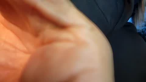 Snapshot of hot_kittens_xxx chatting on July 18, 11:03 am kittens online show from July 18, 11:03 am