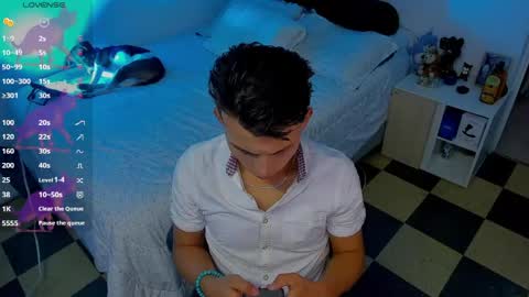 Snapshot of hot_latin_temptation chatting on May 30, 12:30 am Alejandro online show from May 30, 12:30 am
