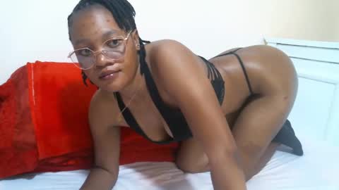 Snapshot of hot_liser chatting on February 17, 10:18 am liser online show from February 17, 10:18 am