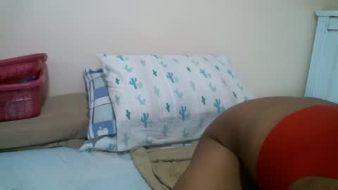 Snapshot of hot_liser chatting on February 25, 9:24 pm liser online show from February 25, 9:24 pm