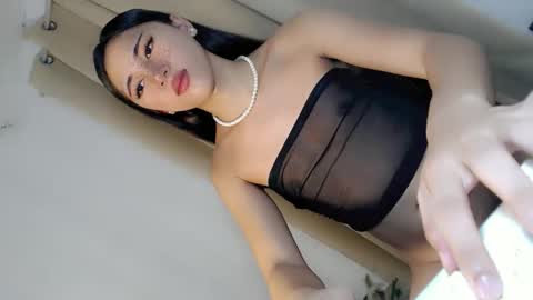 Snapshot of hot_little_angel18 chatting on May 15, 1:56 am hot_little_angel18 online show from May 15, 1:56 am