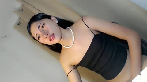 Snapshot of hot_little_angel18 chatting on May 22, 2:51 am hot_little_angel18 online show from May 22, 2:51 am