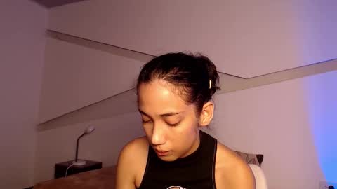 Snapshot of hot_little_bunny chatting on October 19, 8:42 pm Alana online show from October 19, 8:42 pm