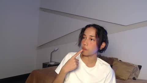 Snapshot of hot_little_bunny chatting on October 20, 9:15 pm Alana online show from October 20, 9:15 pm