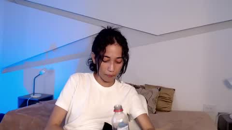 Snapshot of hot_little_bunny chatting on October 21, 9:37 pm Alana online show from October 21, 9:37 pm