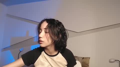 Snapshot of hot_little_bunny chatting on November 4, 9:47 pm Alana online show from November 4, 9:47 pm