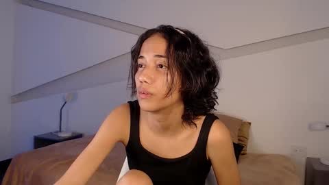 Snapshot of hot_little_bunny chatting on November 5, 9:48 pm Alana online show from November 5, 9:48 pm