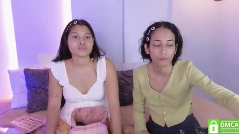 Snapshot of hot_little_bunny chatting on November 9, 9:46 pm Alana online show from November 9, 9:46 pm