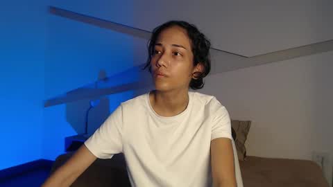 Snapshot of hot_little_bunny chatting on November 17, 8:47 pm Alana online show from November 17, 8:47 pm