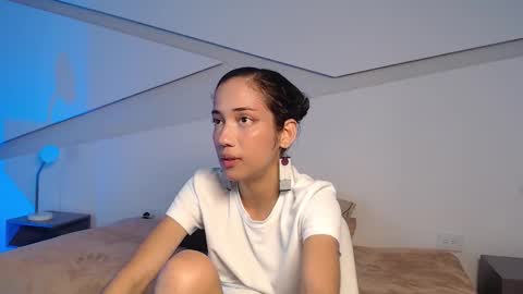 Snapshot of hot_little_bunny chatting on December 2, 8:48 pm Alana online show from December 2, 8:48 pm