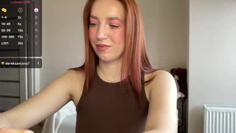 Snapshot of hot_lliinns chatting on December 14, 8:52 am Lina online show from December 14, 8:52 am