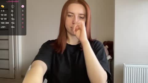 Snapshot of hot_lliinns chatting on December 17, 8:20 am Lina online show from December 17, 8:20 am