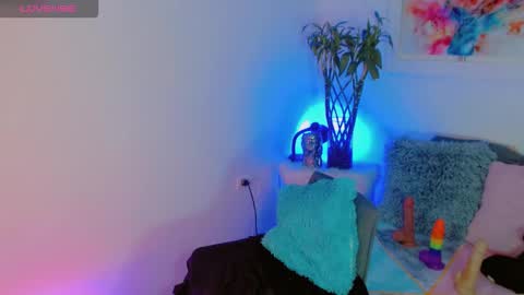 hot_luckyangel01 online show from March 1, 10:12 pm