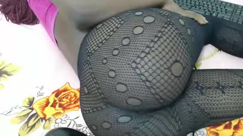 Snapshot of hot_marrie chatting on December 7, 7:21 pm Marrie online show from December 7, 7:21 pm