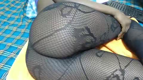 Snapshot of hot_marrie chatting on December 10, 3:12 pm Marrie online show from December 10, 3:12 pm
