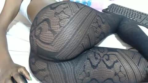 Snapshot of hot_marrie chatting on December 13, 7:36 am Marrie online show from December 13, 7:36 am