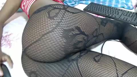 Snapshot of hot_marrie chatting on December 18, 8:09 am Marrie online show from December 18, 8:09 am