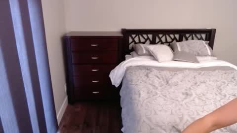 Rose Redwood online show from February 15, 11:12 pm