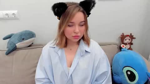 Snapshot of hot_moon_666 chatting on February 7, 2:21 pm Moon online show from February 7, 2:21 pm