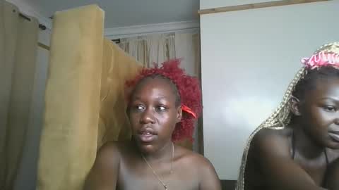 Snapshot of hot_petite1 chatting on February 26, 6:23 am Hot petite online show from February 26, 6:23 am