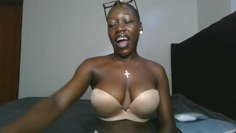 Hot petite online show from March 13, 9:27 am