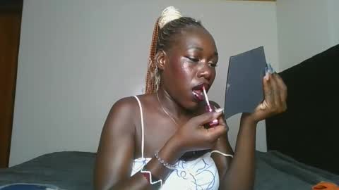 Hot petite online show from March 25, 5:46 am