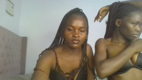 Snapshot of hot_petite12 chatting on July 1, 7:13 pm Petite online show from July 1, 7:13 pm