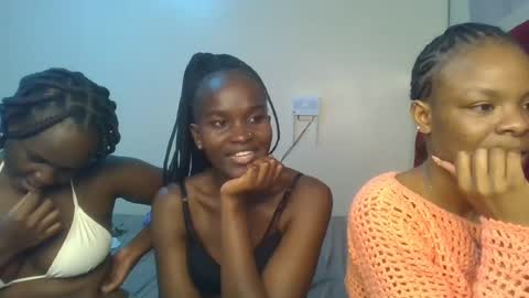 Snapshot of hot_petite12 chatting on July 11, 5:21 am Petite online show from July 11, 5:21 am